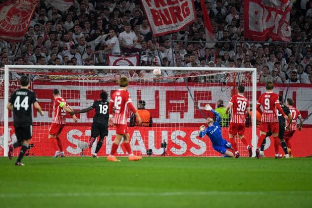 Fussball Europa League Achtelfinale Rueckspiel - 22 23 - SC Freiburg vs. Juventus Turin - 16-03-2023 Abseitstor fuer Juventus Turin. Fussball Europa League Achtelfinale Rueckspiel: SC Freiburg vs. Juventus Turin am Donnerstag, den 16. Maerz 2023 im Europa-Park Stadion in Freiburg im Breisgau Copyright: xBEAUTIFULxSPORTS GerdxGruendlx