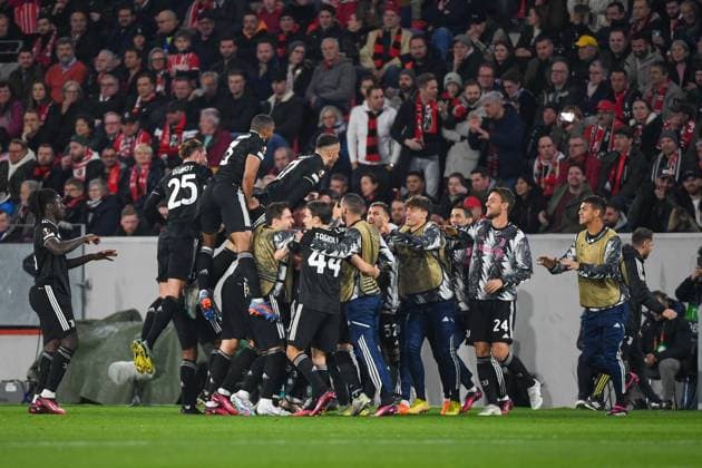 Fussball Europa League Achtelfinale Rueckspiel - 22 23 - SC Freiburg vs. Juventus Turin - 16-03-2023 Jubel Juventus Turin zum Abseitstor. Fussball Europa League Achtelfinale Rueckspiel: SC Freiburg vs. Juventus Turin am Donnerstag, den 16. Maerz 2023 im Europa-Park Stadion in Freiburg im Breisgau Copyright: xBEAUTIFULxSPORTS GerdxGruendlx