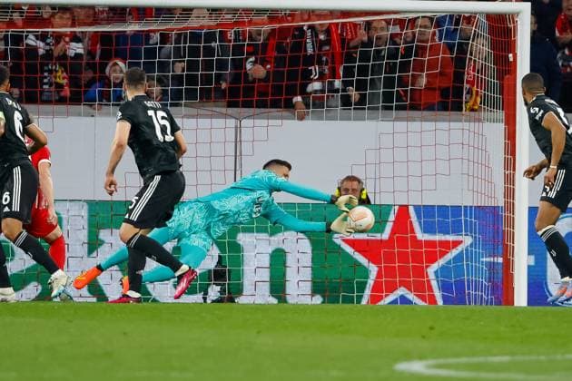Wojciech Szczesny (Juventus Turin, 01) pariert einen Schuss , GER, SC Freiburg vs. Juventus Turin, Fussball, UEFA Europa League, Achtelfinale, 16.03.2023 GER, SC Freiburg vs. Juventus Turin, Fussball, UEFA Europa League, Achtelfinale, 16.03.2023 Freiburg im Breisgau Copyright: xEibner-Pressefoto GrantxHubbsx EP_GHS