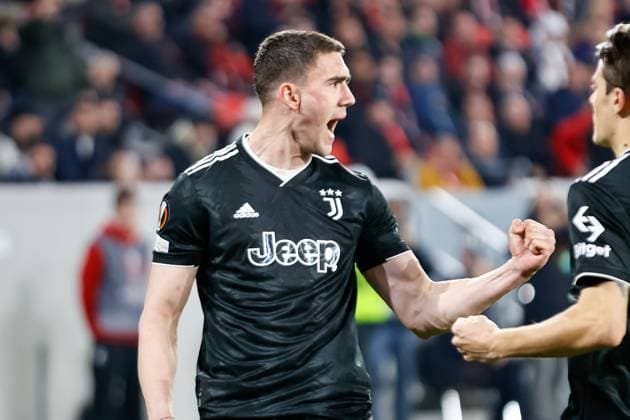 Torjubel bei Dusan Vlahovic (Juventus Turin, 09) nach seinem Tor zum 0:1 , GER, SC Freiburg vs. Juventus Turin, Fussball, UEFA Europa League, Achtelfinale, 16.03.2023 GER, SC Freiburg vs. Juventus Turin, Fussball, UEFA Europa League, Achtelfinale, 16.03.2023 Freiburg im Breisgau Copyright: xEibner-Pressefoto GrantxHubbsx EP_GHS