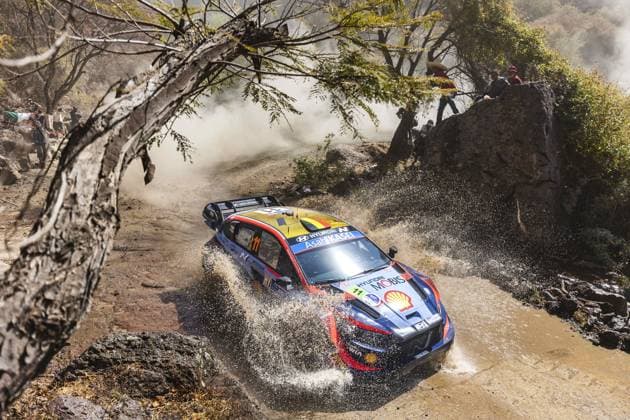 Sport Bilder des Tages 11 Thierry NEUVILLE (BEL), Martijn WYDAEGHE (BEL), HYUNDAI SHELL MOBIS WORLD RALLY TEAM, HYUNDAI I20 N Rally1 Hybrid, WRC, Motorsport Rallye, WM action during the Rally Guanajuato Mexico 2023, 3rd round of the 2023 WRC World Rally Car Championship, from March 16 to 19, 2023 at Leon, Guanajuato, in Mexico - AUTO - WRC - RALLY GUANAJUATO MEXICO 2023 DPPI Panoramic RPPA_2023_03_Mexico_172