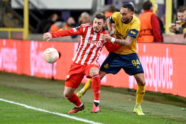 Sport Bilder des Tages ANDERLECHT, BELGIUM - MARCH 16 : Juranovic Josip defender of Union Berlin and Lapoussin Loic forward of Union St-Gilloise during the UEFA Europa League round of 16, 2nd leg between Royal Union Saint-Gilloise and FC Union Berlin on March 16, 2023 in Anderlecht, Belgium, 16 03 2023 ( Royal Union Saint-Gilloise v Union Berlin - UEFA Europa League PhotoNews Panoramic 