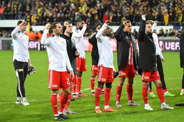 Fussball, Herren, Saison 2022 2023, Europa League (Achtelfinale, Rückspiel), Royale Union Saint-Gilloise - 1. FC Union Berlin im Lotto Park Brüssel, Spieler des 1. FC Union Berlin enttaeuscht , 16.03. 2023, Copyright: xMatthiasxKochx