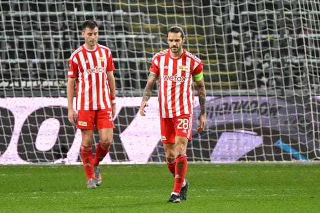 Fussball, Herren, Saison 2022 2023, Europa League (Achtelfinale, Rückspiel), Royale Union Saint-Gilloise - 1. FC Union Berlin im Lotto Park Brüssel, v.l. Robin Knoche (1. FC Union Berlin) und Christopher Trimmel (1. FC Union Berlin) enttaeuscht , 16.03. 2023, Copyright: xMatthiasxKochx