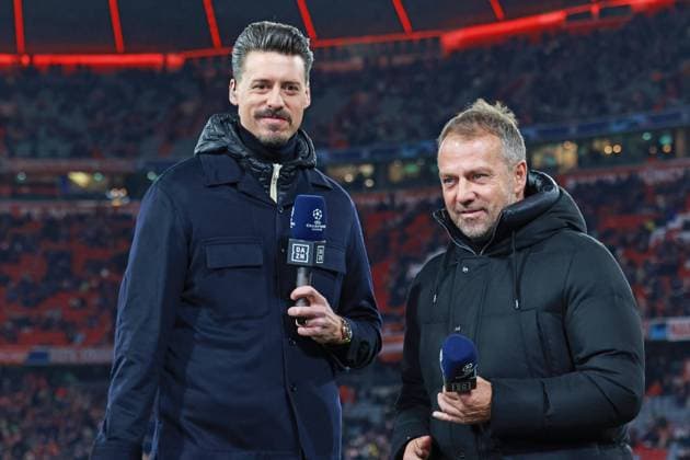 Bundestrainer, Hans Dieter Hansi Flick, und TV-Experte, Co-Kommentator, Sandro Wagner, DAZN, Portraet, Portrait, Interview, Fussball UEFA Champions League FC Bayern Muenchen - Paris Saint-Germain Allianz Arena 08.03.2023 FOTO: Mladen Lackovic LakoPress