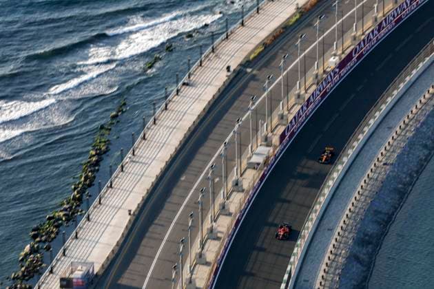 55 Carlos Sainz (ESP, Scuderia Ferrari), 4 Lando Norris (GBR, McLaren F1 Team), F1 Grand Prix of Saudi Arabia at Jeddah Corniche Circuit on March 17, 2023 in Jeddah, Saudi Arabia. (Photo by HOCH ZWEI) Jeddah Saudi Arabia