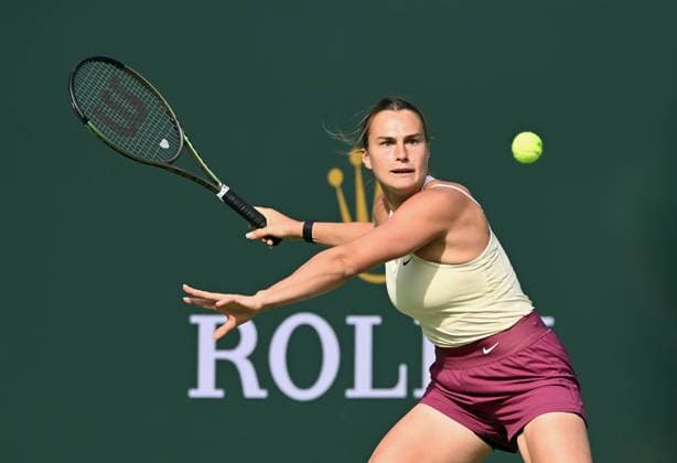 INDIAN WELLS, CA - MARCH 17: Aryna Sabalenka gets ready to hit the ball during a semifinal round match at the BNP Paribas Open tennis tournament played on March 17, 2023 at the Indian Wells Tennis Garden in Indian Wells, CA. (Photo by John Cordes Icon Sportswire) TENNIS: MAR 17 BNP Paribas Open Icon506230317093
