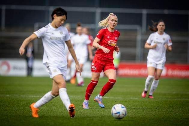 1. Frauen-Bundesliga; 1. FC Koeln vs. FC Bayern Muenchen, 18.03.2023 Mandy Islacker (8, 1. FC Koeln) waehrend der Begegnung 1. FC Koeln vs. FC Bayern Muenchen an Spieltag 15 der Frauen-Fussball-Bundesliga am 18.03.2023 im Franz-Kremer-Stadion in Koeln (Nordrhein-Westfalen). DFL REGULATIONS PROHIBIT ANY USE OF PHOTOGRAPHS AS IMAGE SEQUENCES AND OR QUASI-VIDEO. Copyright: xBEAUTIFULxSPORTS AxelxKohringx