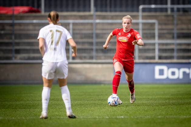 1. Frauen-Bundesliga; 1. FC Koeln vs. FC Bayern Muenchen, 18.03.2023 Celina Degen (5, 1. FC Koeln)Ewaehrend der Begegnung 1. FC Koeln vs. FC Bayern Muenchen an Spieltag 15 der Frauen-Fussball-Bundesliga am 18.03.2023 im Franz-Kremer-Stadion in Koeln (Nordrhein-Westfalen). Ä DFL REGULATIONS PROHIBIT ANY USE OF PHOTOGRAPHS AS IMAGE SEQUENCES AND OR QUASI-VIDEO. Copyright: xBEAUTIFULxSPORTS AxelxKohringx