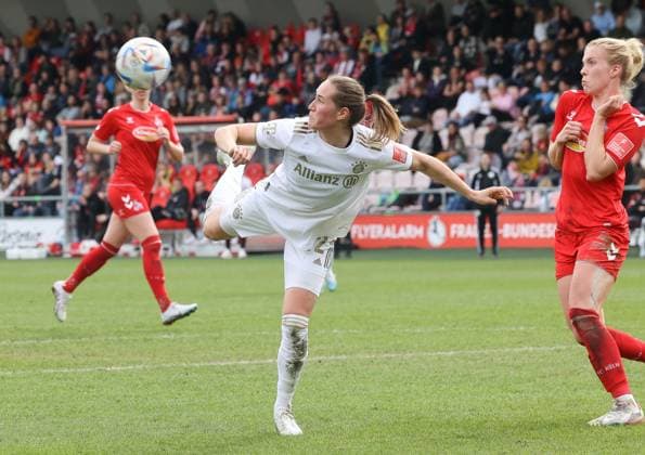 Spieler XY (1. FC Koeln 3) und Klara Buehl (FC Bayern Muenchen 8), 1. FC Koeln vs. FC Bayern Muenchen, 1. Flyar-Alarm-Frauen-Bundesliga, Fussball, 15. Spieltag, 18.03.2023, DFL REGULATIONS PROHIBIT ANY USE OF PHOTOGRAPHS AS IMAGE SEQUENCES AND OR QUASI-hVIDEO, 1. FC Koeln vs. FC Bayern Muenchen, 1. Flyar-Alarm-Frauen-Bundesliga, Fussball, 15. Spieltag, 18.03.2023, Koeln Copyright: xEibner-Pressefoto JoergxNiebergax EP_JNL