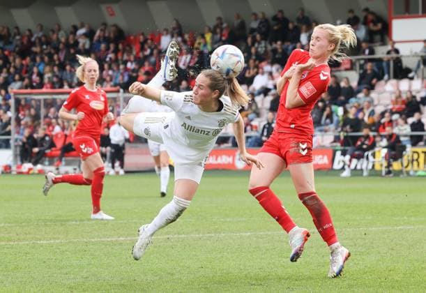 Sport Themen der Woche KW11 Sport Bilder des Tages Celina Degen (1. FC Koeln 5) und Klara Buehl (FC Bayern Muenchen 17), 1. FC Koeln vs. FC Bayern Muenchen, 1. Flyar-Alarm-Frauen-Bundesliga, Fussball, 15. Spieltag, 18.03.2023, DFL REGULATIONS PROHIBIT ANY USE OF PHOTOGRAPHS AS IMAGE SEQUENCES AND OR QUASI-hVIDEO, 1. FC Koeln vs. FC Bayern Muenchen, 1. Flyar-Alarm-Frauen-Bundesliga, Fussball, 15. Spieltag, 18.03.2023, Koeln *** Celina Degen 1 FC Koeln 5 and Klara Buehl FC Bayern Muenchen 17 , 1 FC Koeln vs FC Bayern Muenchen, 1 Flyar Alarm Frauen Bundesliga, Fussball, 15 Spieltag, 18 03 2023, DFL REGULATES PROHIBIT ANY USE OF PHOTOGRAPHS AS IMAGE SEQUENCES AND OR QUASI hVIDEO, 1 FC Koeln vs FC Bayern Muenchen, 1 Flyar Alarm Frauen Bundesliga, Fussball, 15 Spieltag, 18 03 2023, Koeln Copyright: xEibner-Pressefoto JoergxNiebergax EP_JNL