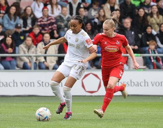 Emelyne Laurent (FC Bayern Muenchen 27), 1. FC Koeln vs. FC Bayern Muenchen, 1. Flyar-Alarm-Frauen-Bundesliga, Fussball, 15. Spieltag, 18.03.2023, DFL REGULATIONS PROHIBIT ANY USE OF PHOTOGRAPHS AS IMAGE SEQUENCES AND OR QUASI-hVIDEO, 1. FC Koeln vs. FC Bayern Muenchen, 1. Flyar-Alarm-Frauen-Bundesliga, Fussball, 15. Spieltag, 18.03.2023, Koeln Copyright: xEibner-Pressefoto JoergxNiebergax EP_JNL