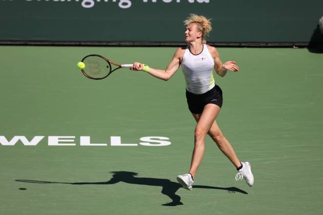 INDIAN WELLS, CA - MARCH 18: Katerina Siniakova (CZE) hits a forehand during the BNP Paribas Open on March 18, 2023 at the Indian Wells Tennis Garden in Indian Wells, CA. (Photo by George Walker Icon Sportswire) TENNIS: MAR 18 BNP Paribas Open Icon230318019