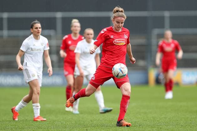 Koeln, Deutschland, 18.03.2023: Myrthe Moorrees (1. FC Koeln) in Aktion, am Ball, Einzelaktion , beim Spiel der Flyeralarm Frauenbundesliga zwischen 1.FC Köln und FC Bayern München im Franz-Kremer-Stadion am 18. März 2023 in Köln. ( Koeln Franz-Kremer-Stadion Nordrhein-Westfalen Deutschland Copyright: xOliverxKaelkex