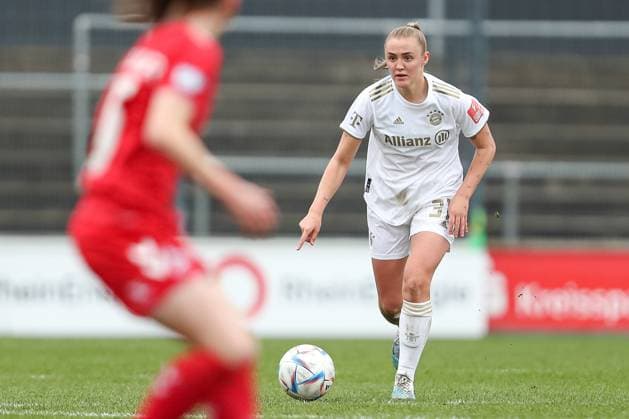 Koeln, Deutschland, 18.03.2023: Georgia Stanway (FC Bayern München) gestikuliert, Gestik , beim Spiel der Flyeralarm Frauenbundesliga zwischen 1.FC Köln und FC Bayern München im Franz-Kremer-Stadion am 18. März 2023 in Köln. ( Koeln Franz-Kremer-Stadion Nordrhein-Westfalen Deutschland Copyright: xOliverxKaelkex