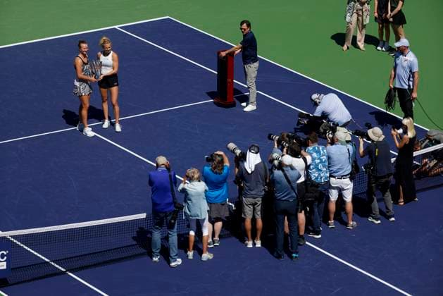 March 18, 2023 Barbora Krejcikova of the Czech Republic,left, and Katerina Siniakova of the Czech Republic pose with the winner s trophy after winning the women s doubles final during the 2023 BNP Paribas Open at Indian Wells Tennis Garden in Indian Wells, California. Mandatory Photo Credit: CSM Indian Wells United States of America - ZUMAc04_ 20230318_zaf_c04_046 Copyright: xCharlesxBausx