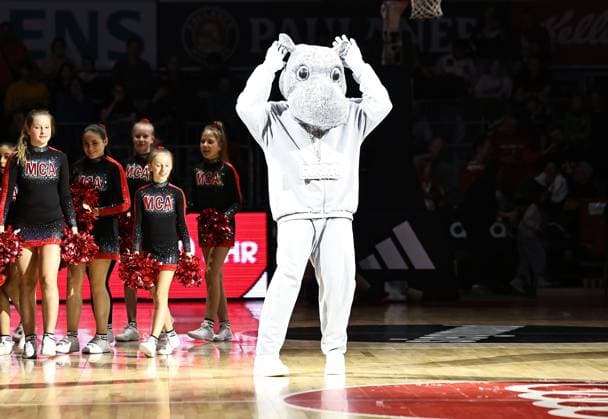 Sport Themen der Woche KW11 Dikka performt einen Song waehrend der Halbzeitpause. GER, FC Bayern Basketball vs. Mitteldeutscher Basketball Club, Basketball, 1.Bundesliga, Saison 2022 2023, 19.03.2023, GER, FC Bayern Basketball vs. Mitteldeutscher Basketball Club, Basketball, 1.Bundesliga, Saison 2022 2023, 19.03.2023, Muenchen *** Dikka performs a song during halftime GER, FC Bayern Basketball vs Mitteldeutscher Basketball Club, Basketball, 1 Bundesliga, Saison 2022 2023, 19 03 2023, GER, FC Bayern Basketball vs Mitteldeutscher Basketball Club, Basketball, 1 Bundesliga, Saison 2022 2023, 19 03 2023, Muenchen Copyright: xEibner-Pressefoto MarcelxEngelbrechtx EP_MET