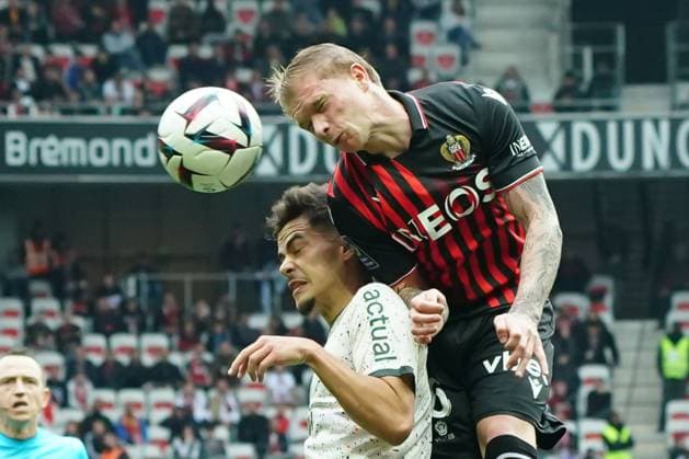 Melvin Bard (OGC Nice) - Romain Faivre (FC Lorient) FOOTBALL : OGC Nice vs FC Lorient - Ligue 1 Uber Eats - Nice - 19 03 2023 NorbertScanella Panoramic 