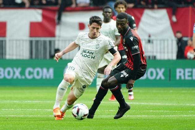 Laurent Abergel (FC Lorient) - Nicolas Pepe (OGC Nice) FOOTBALL : OGC Nice vs FC Lorient - Ligue 1 Uber Eats - Nice - 19 03 2023 NorbertScanella Panoramic 