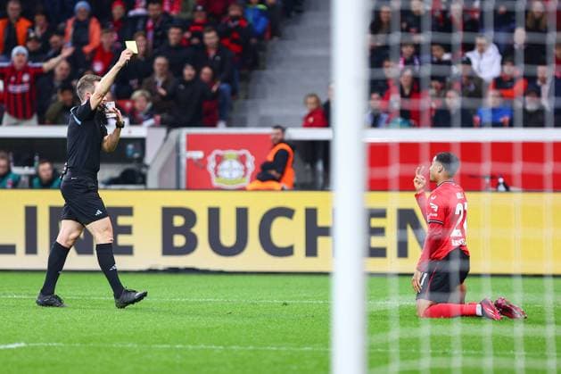 Bilder des Jahres 2023, Sport 03 März Sport Themen der Woche KW11 Foul an Amine Adli (Bayer 04 Leverkusen) von Dayot Upamecano (FC Bayern Muenchen). Erst bekommt Amine Adli (Bayer 04 Leverkusen) gelb, dann nach VAR, Elfmeter fuer Leverkusen. Bayer 04 Leverkusen vs. FC Bayern Muenchen, Fussball, 1. Bundesliga, 25. Spieltag, Spielzeit 2022 2023, 19.03.2023 DFB regulations prohibit any use of photographs as image sequences and or quasi-video Leverkusen NRW Deutschland *** Foul on Amine Adli Bayer 04 Leverkusen by Dayot Upamecano FC Bayern Muenchen First Amine Adli Bayer 04 Leverkusen gets yellow, then after VAR, penalty for Leverkusen Bayer 04 Leverkusen vs FC Bayern Muenchen, football, 1 Bundesliga, 25 Spieltag, Spielzeit 2022 2023, 19 03 2023 DFB regulations prohibit any use of photographs as image sequences and or quasi video Leverkusen NRW Germany Copyright: xkolbert-press AntxPalmerx