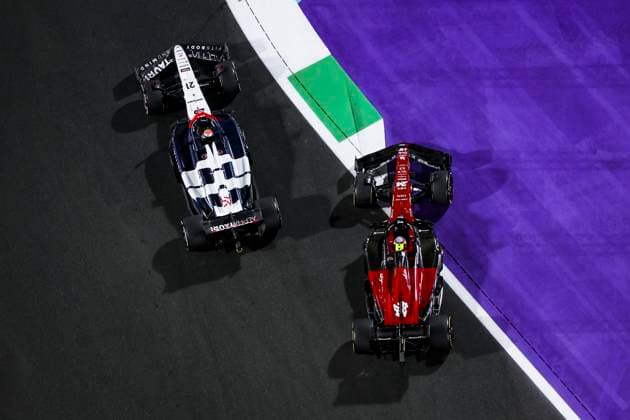 21 Nyck de Vries (NLD, Scuderia AlphaTauri), 24 Guanyu Zhou (CHN, Alfa Romeo F1 Team Stake), F1 Grand Prix of Saudi Arabia at Jeddah Corniche Circuit on March 19, 2023 in Jeddah, Saudi Arabia. (Photo by HOCH ZWEI) Jeddah Saudi Arabia