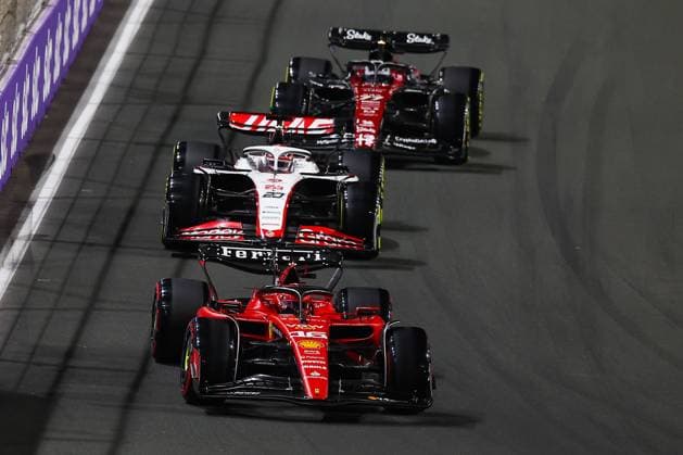 16 LECLERC Charles (mco), Scuderia Ferrari SF-23, action 20 MAGNUSSEN Kevin (den), Haas F1 Team VF-23 Ferrari, action 77 BOTTAS Valtteri (fin), Alfa Romeo F1 Team Stake C43, action during the Formula 1 STC Saudi Arabian Grand Prix 2023, 2nd round of the 2023 Formula One World Championship, WM, Weltmeisterschaft from March 17 to 19, 2023 on the Jeddah Corniche Circuit, in Jeddah, Saudi Arabia - F1 - SAUDI ARABIAN GRAND PRIX 2023 - RACE DPPI Panoramic 20230319_IMGL6803.JPG