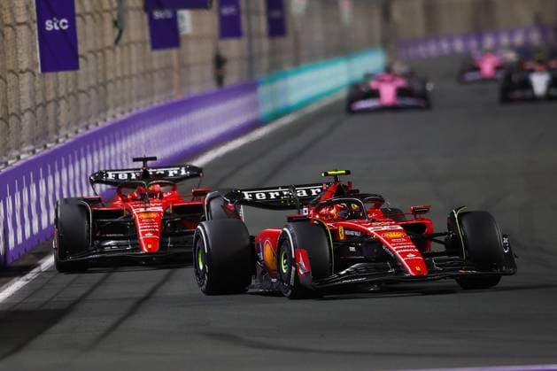 55 SAINZ Carlos (spa), Scuderia Ferrari SF-23, action 16 LECLERC Charles (mco), Scuderia Ferrari SF-23, action during the Formula 1 STC Saudi Arabian Grand Prix 2023, 2nd round of the 2023 Formula One World Championship, WM, Weltmeisterschaft from March 17 to 19, 2023 on the Jeddah Corniche Circuit, in Jeddah, Saudi Arabia - F1 - SAUDI ARABIAN GRAND PRIX 2023 - RACE DPPI Panoramic 20230319_IMGL8529.JPG