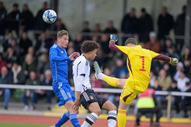 GER, EMQ U19, Deutschland (GER) vs Italien (ITA) 22.03.2023, Platz 11, Bremen, GER, EMQ U19, Deutschland (GER) vs Italien (ITA) im Bild Frank Feller (1.FC Heidenheim U19 GER 02);