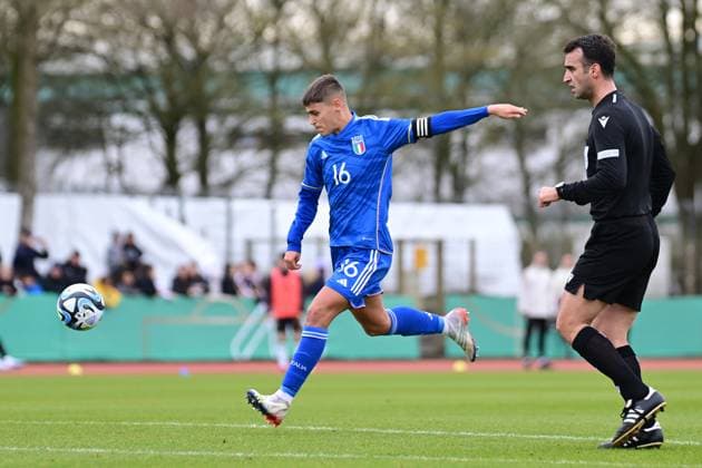 Fußball I U-19-Junioren I Saison 2022 2023 I EM-Qualifikation I Deutschland U 19 - Italien U 19 I 22.03.2023 Schuss Giacomo Faticanti (16, Italien U 19) Bremen Weserstadion - Platz 11 Bremen Deutschland Copyright: xLobeca FelixxSchlikisx