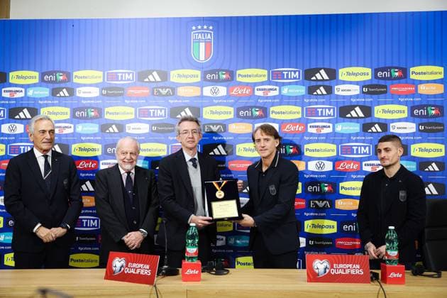 Foto Alessandro Garofalo LaPresse 22 marzo 2023 Napoli, calcio Italia vs Inghilterra - qualificazione campionato europeo 2024 - stadio Diego Armando Maradona conferenza stampa Italia Nella foto: Aurelio De Laurentiis Presidente (SSC Napoli);, Gabriele Gravina presidente FGIC, Gaetano Manfredi Sindaco di Napoli, Roberto Mancini, Marco Verratti March 22, 2023 Napoli, soccer sport Italy vs England - European Championship, EM, Europameisterschaft qualification 2024 - Diego Armando Maradona stadium Italy press conference, PK, Pressekonferenz In the picture: Aurelio De Laurentiis Presidente (SSC Napoli);, Gabriele Gravina presidente FGIC, Gaetano Manfredi Sindaco di Napoli, Roberto Mancini, Marco Verratti Copyright: xAlessandroxGarofalo LaPressex