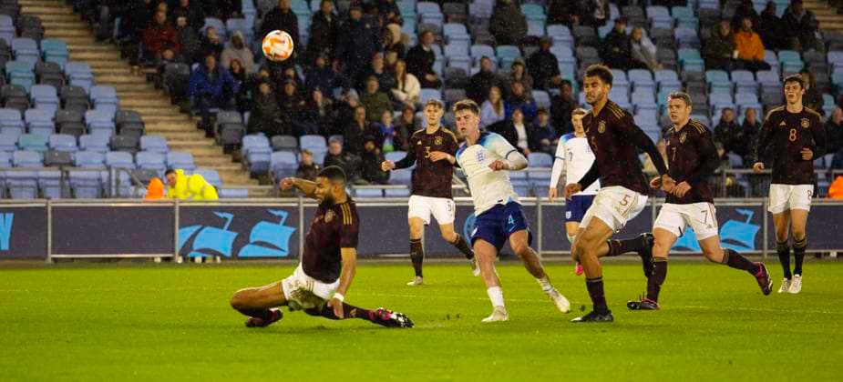 Manchester, England, March 22nd 2023: Jamil Siebert (4 Germany) blocks a shot from Alex Scott (4 England) during the International Friendly, Länderspiel, Nationalmannschaft football match between England and Germany at the City Football Academy Stadium in Manchester, England. (James Whitehead SPP) Copyright: xJamesxWhiteheadx xSPPx spp-en-JaWhSp-eu20vgu200068