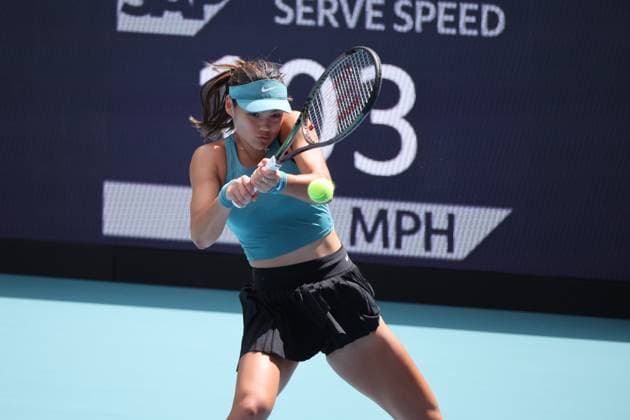 March 22, 2023, Miami Gardens, Florida, United States Of America: MIAMI GARDENS, FLORIDA - MARCH 22: Emma Radacanu seen during the Miami Open day 4 at Hard Rock Stadium on March 22, 2023 in Miami Gardens, Florida. ...People: Emma Radacanu Miami Gardens United States Of America - ZUMAs214 20230322_zda_s214_103 Copyright: xSMGx