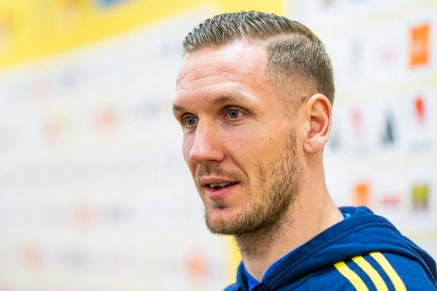 230323 Goalkeeper Robin Olsen of the Swedish national football team, during a mixed zone on March 23, 2023 in Stockholm. Photo: Jonathan Näckstrand BILDBYRAN COP 94 JN0107 fotboll football soccer fotball em-kval kval UEFA EURO, EM, Europameisterschaft,Fussball Qualifier, EM, Europameisterschaft qualifier presskonferens press conference, PK, Pressekonferenz mixed zone sverige sweden sverige a bbeng Copyright: JONATHANxNÄCKSTRAND BB230323JN085