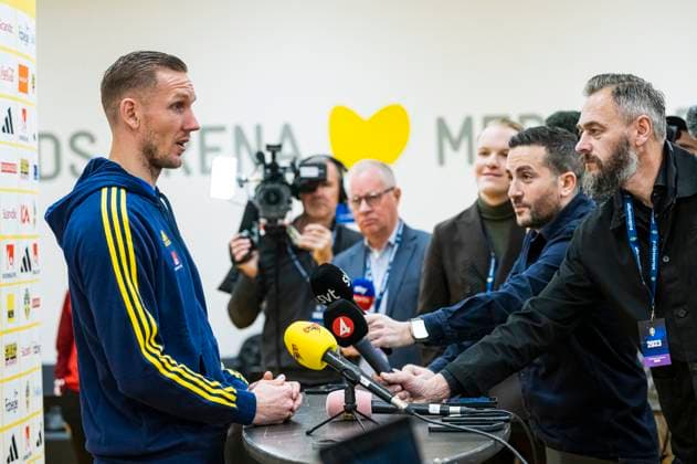 230323 Goalkeeper Robin Olsen of the Swedish national football team, during a mixed zone on March 23, 2023 in Stockholm. Photo: Jonathan Näckstrand BILDBYRAN COP 94 JN0107 fotboll football soccer fotball em-kval kval UEFA EURO, EM, Europameisterschaft,Fussball Qualifier, EM, Europameisterschaft qualifier presskonferens press conference, PK, Pressekonferenz mixed zone sverige sweden sverige a bbeng Copyright: JONATHANxNÄCKSTRAND BB230323JN088
