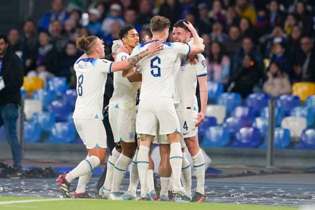Naples, Italy, March 23rd 2023: Declan Rice (4 England) celebrates after scoring his team s first goal with teammates during the UEFA European Qualifiers (Euro 2024) football match between Italy and England at Diego Armando Maradona Stadium in Naples, Italy. (Daniela Porcelli SPP) Copyright: xDanielaxPorcellix xSPPx spp-en-DaPoSp-20230323-DP106160-2