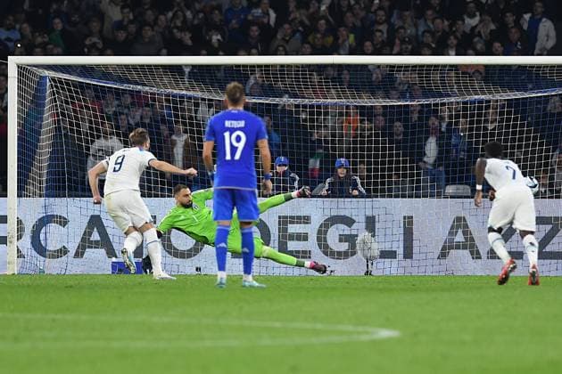 Euro 2024 qualifying Group c, Italy-England Harry Kane of England score on penalty during football match Euro 2024 qualifying Group c Italy-England,Stadio Diego Armando Maradona,Naples,Italy, March 23rd,2023 Imago-Images Emmefoto Copyright: xImago-Images Emmefotox