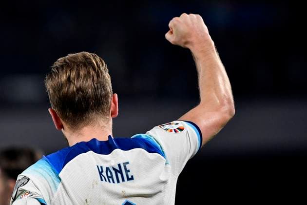 Harry Kane of England celebrates after scoring on penalty the goal of 0-2 during the UEFA EURO2024 European Championship, EM, Europameisterschaft Qualification Group C football match between Italy and England at Diego Armando Maradona stadium in Napoli (Italy), March 23rd, 2023. Harry Kane of England become the top scorer of the history of England national team, Nationalteam Photo Andrea Staccioli Insidefoto Andrea Staccioli