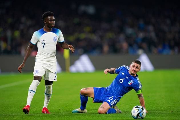 Naples, Italy, March 23rd 2023: Marco Verratti (6 Italy) on the ground while Bukayo Saka (7 England) watches the ball during the UEFA European Qualifiers (Euro 2024) football match between Italy and England at Diego Armando Maradona Stadium in Naples, Italy. (Daniela Porcelli SPP) Copyright: xDanielaxPorcellix xSPPx spp-en-DaPoSp-20230323-DP106324