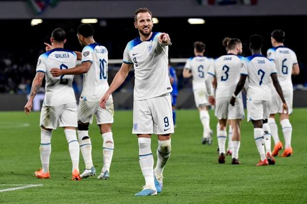 Harry Kane of England celebrates after scoring on penalty the goal of 0-2 during the UEFA EURO2024 European Championship, EM, Europameisterschaft Qualification Group C football match between Italy and England at Diego Armando Maradona stadium in Napoli (Italy), March 23rd, 2023. Harry Kane of England become the top scorer of the history of England national team, Nationalteam Photo Andrea Staccioli Insidefoto Andrea Staccioli