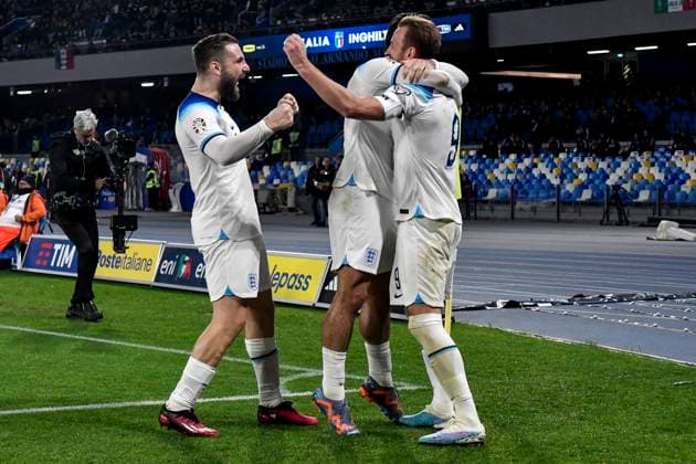 Harry Kane of England (r) celebrates with teammates after scoring the goal of 0-1 during the UEFA EURO2024 European Championship, EM, Europameisterschaft Qualification Group C football match between Italy and England at Diego Armando Maradona stadium in Napoli (Italy), March 23rd, 2023. Harry Kane of England become the top scorer of the history of England national team, Nationalteam Photo Andrea Staccioli Insidefoto Andrea Staccioli