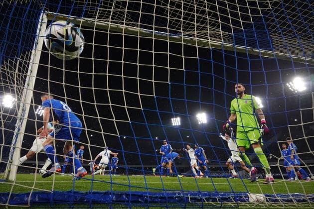 Foto Alessandro Garofalo LaPresse 23 marzo 2023 - Napoli, calcio - Italia vs Inghilterra - qualificazione campionato europeo 2024 - stadio Diego Armando Maradona Nella foto: rete di Declan Rice (England) 0-1 March 23, 2023 Napoli, soccer sport Italy vs England - Euro 2024 championship qualification 2024 - Diego Armando Maradona stadium In the pic: Declan Rice (England) scores 0-1  Copyright: xAlessandroxGarofalo LaPressex