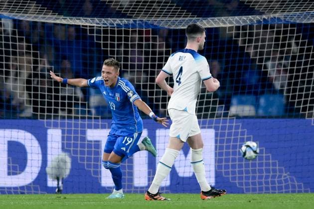 Mateo Retegui of Italy celebrates after scoring first goal during the UEFA EURO, EM, Europameisterschaft,Fussball Qualifiers match between Italy and England at Stadio Diego Armando Maradona, Naples, Italy on 23 March 2023. Copyright: xGiuseppexMaffiax 36390048