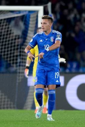 Mateo Retegui of Italy celebrates after scoring first goal during the UEFA EURO, EM, Europameisterschaft,Fussball Qualifiers match between Italy and England at Stadio Diego Armando Maradona, Naples, Italy on 23 March 2023. Copyright: xGiuseppexMaffiax 36390059