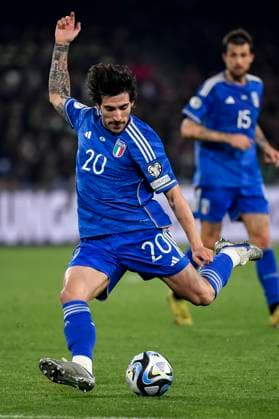 Sandro Tonali of Italy in action during the UEFA EURO2024 European Championship, EM, Europameisterschaft Qualification Group C football match between Italy and England at Diego Armando Maradona stadium in Napoli (Italy), March 23rd, 2023. Photo Andrea Staccioli Insidefoto Andrea Staccioli