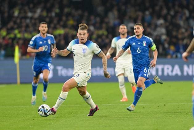 March 23, 2023, Naples, Italy: Kalvin Phillips (8) England control the ball during the EURO 2024 qualifying football match between Italy vs England on March 23, 2023 at the Stadium Maradona in Naples, Italy. UEFA European Football Championship - EURO 2024 qualifying - Italy vs England, Naples, Italy  - ZUMAl164 20230323_zsa_l164_122 Copyright: xSalvatorexVarox