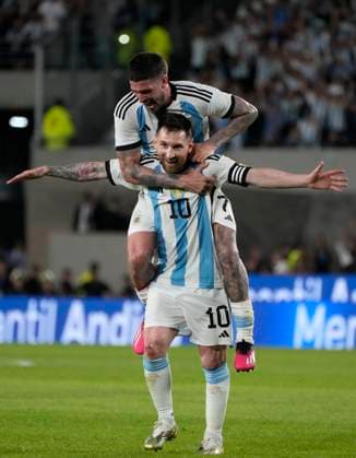 Sport Themen der Woche KW12 Sport Bilder des Tages Festejo de Lionel Messi de Argentina 2-0 - Argentina vs Panama - Partido amistoso y con motivos de celebracion por la obtencion de la Copa Mundial FIFA Qatar 2022 - 23 de marzo de 2023 - Estadio Mas Monumental, Buenos Aires - Foto: Javier Garcia Martino - Photogamma *** Lionel Messi of Argentina celebrating 2 0 Argentina vs Panama Friendly match to celebrate the FIFA World Cup Qatar 2022 March 23rd, 2023 Mas Monumental Stadium, Buenos Aires Photo Javier Garcia Martino Photogamma