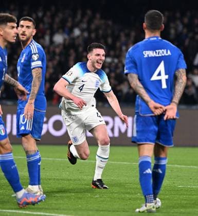 (230324) -- NAPLES, March 24, 2023 -- England s Declan Rice (2nd R) celebrates his goal during a UEFA EURO, EM, Europameisterschaft,Fussball 2024 Group C qualification match between Italy and England in Naples, Italy, March 23, 2023. (Photo by Xinhua) (SP)ITALY-NAPLES-FOOTBALL-UEFA EURO QUALIFIERS-ITALY VS ENGLAND AlbertoxLingria 