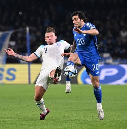 (230324) -- NAPLES, March 24, 2023 -- England s Kalvin Phillips (L) vies with Italy s Sandro Tonali during a UEFA EURO, EM, Europameisterschaft,Fussball 2024 Group C qualification match between Italy and England in Naples, Italy, March 23, 2023. (Photo by Xinhua) (SP)ITALY-NAPLES-FOOTBALL-UEFA EURO QUALIFIERS-ITALY VS ENGLAND AlbertoxLingria 