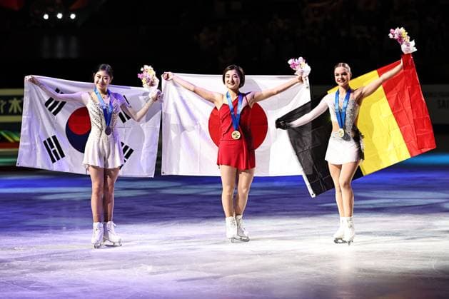 Sport Themen der Woche KW12 Sport Bilder des Tages Winners: Lee Haein KOR, Kaori Sakamoto JPN, Loena Hendrickx BEL - after women free skating at 2023 Figure skating, Eiskunstlauf world championships in Saitama; 24 03 2023 - *** Winners Lee Haein KOR, Kaori Sakamoto JPN, Loena Hendrickx BEL after women free skating at 2023 figure skating world championships in Saitama 24 03 2023 