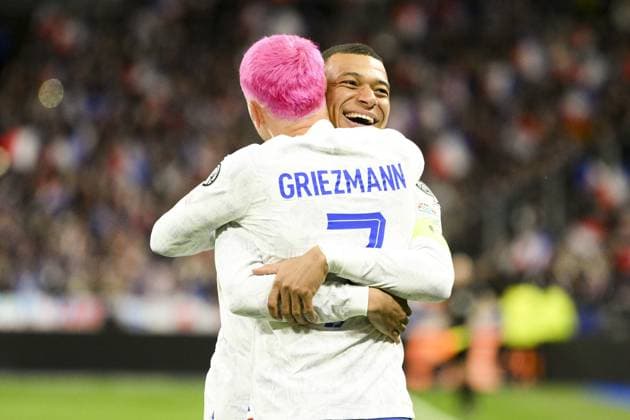 joie des joueurs de l equipe de France apres le but de GRIEZMANN Antoine (FRA) sur une passe de MBAPPE Kylian (FRA) FOOTBALL : France vs Pays Bas - Eliminatoires Euro2024 - 24 03 2023 JBAutissier Panoramic 